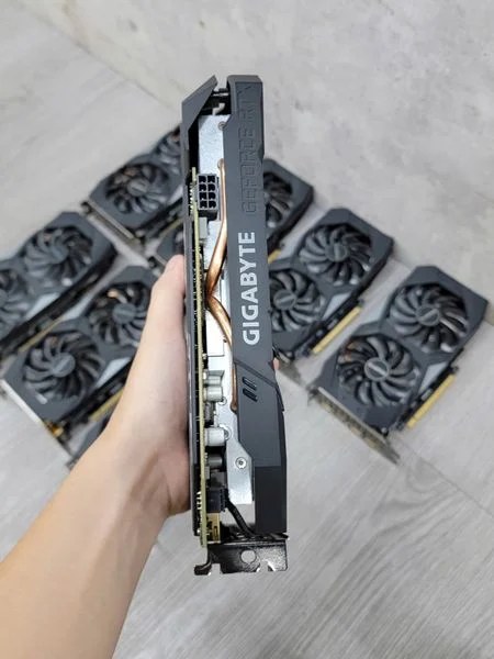 Card màn hình cũ GIGABYTE Rtx 2060 Oc 6GB 2 Fan