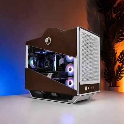 PC Gaming Ryzen 9 9950X3D | RAM 32GB DDR5 | RTX 5070 Ti 16GB GDDR7 | SSD 1TB NVMe (Mới)